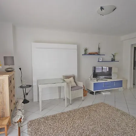 One Bed With A Garden Terrace In A Quiet Area Of Walking Distance To The Croisette 1911