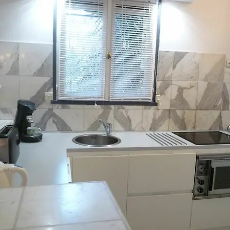 One Bed With A Garden Terrace In A Quiet Area Of Walking Distance To The Croisette 1911 דירה *